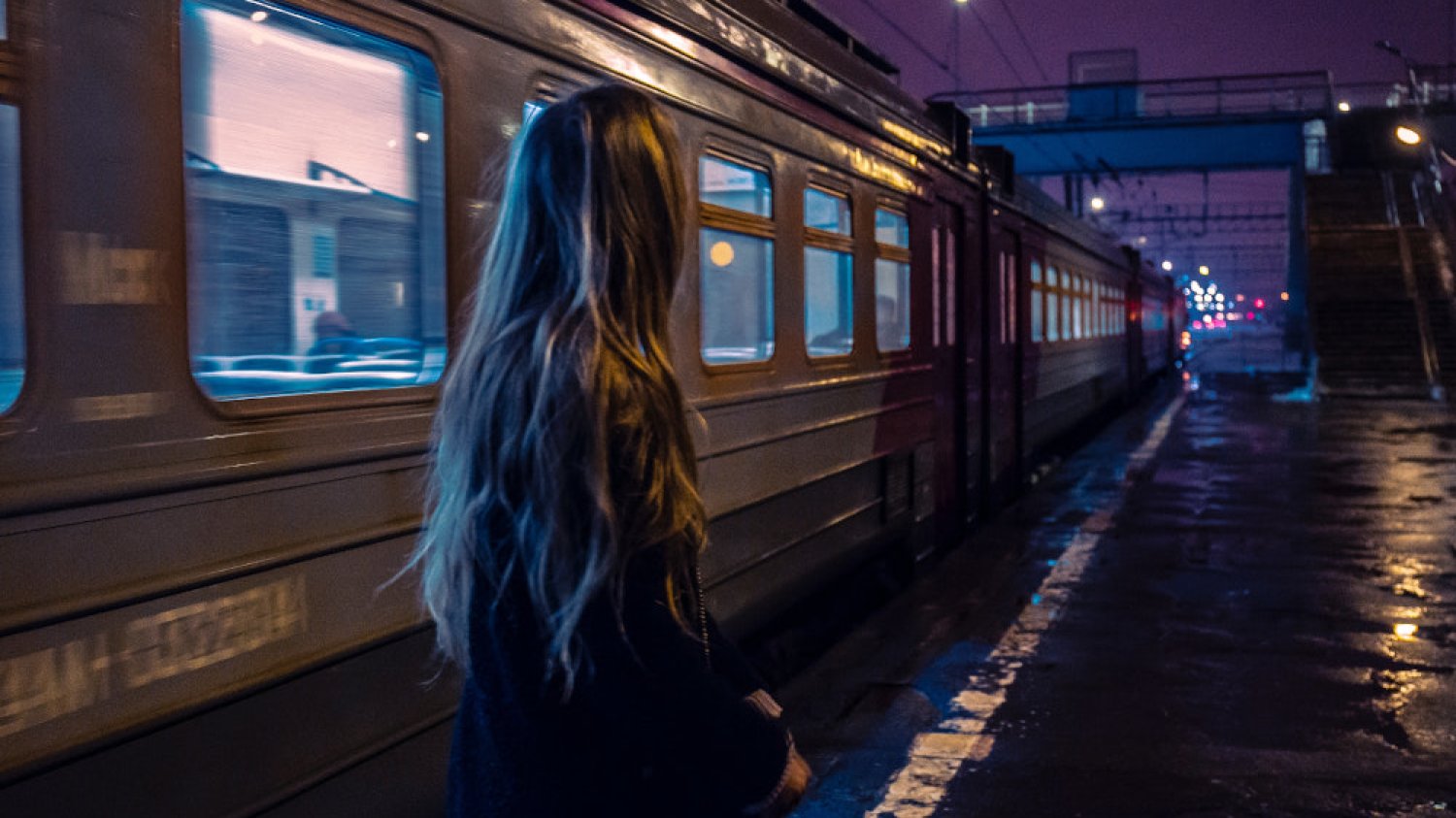 Kobiety boją się, gdy wracają nocą do domu