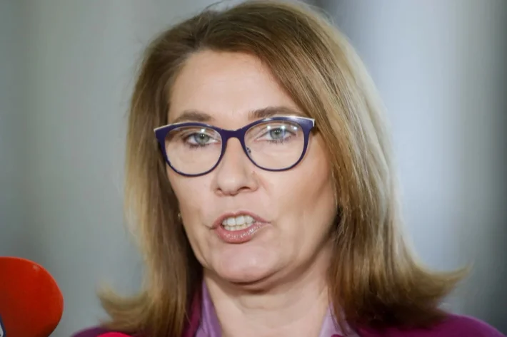Beata Mazurek krytykuje EPL za to, że jej ludzie spotykali się z władzami Rosji.