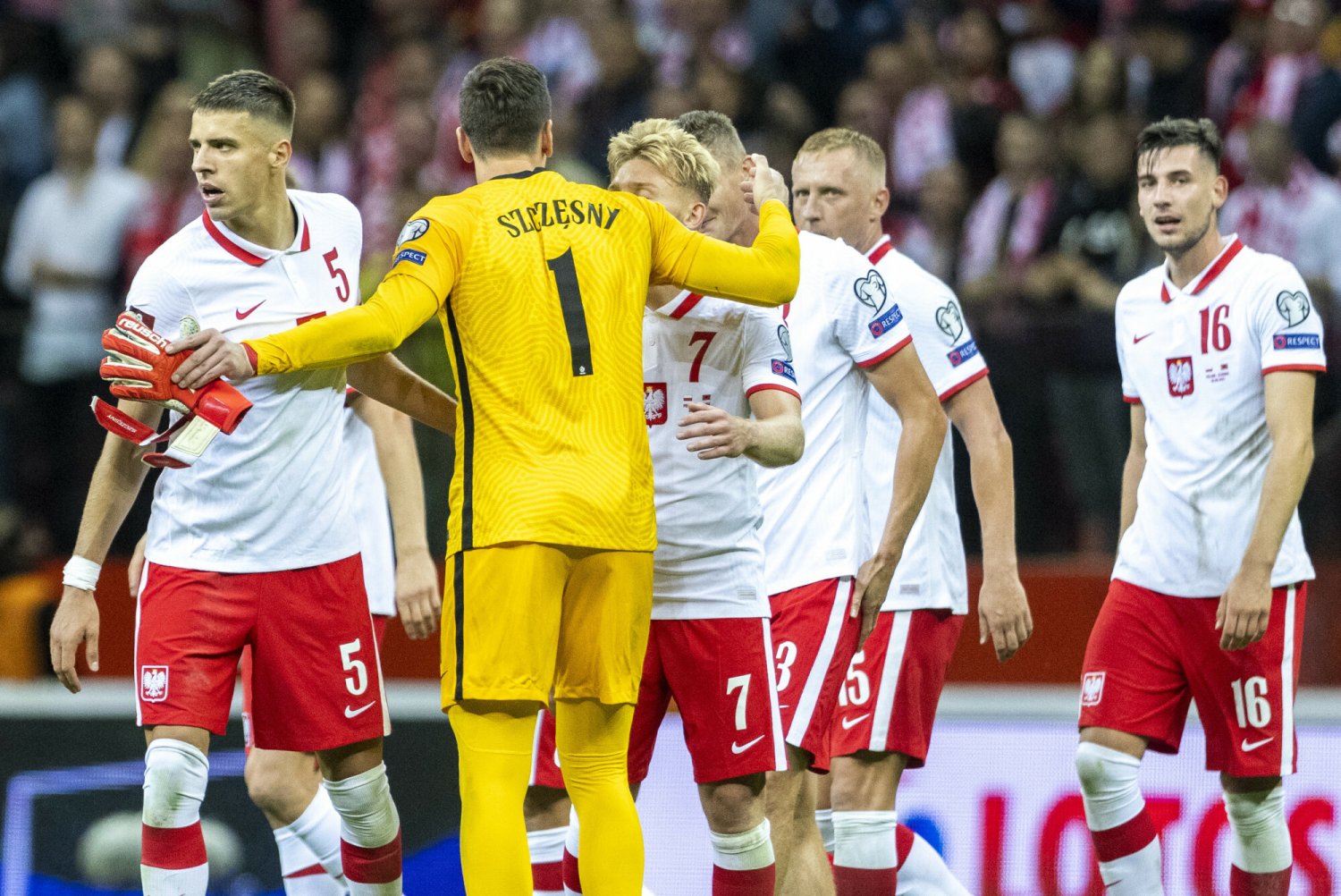 Wojciech Szczęsny i jego koledzy z kadry stawią czoła San Marino w niedzielnym meczu el. MŚ