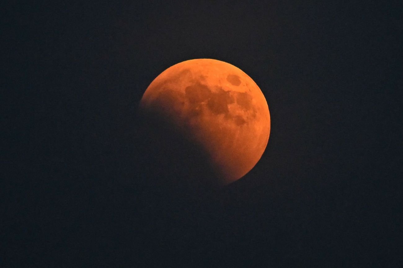 Krwawy Księżyc w marcu 2025. To będzie całkowite zaćmienie.