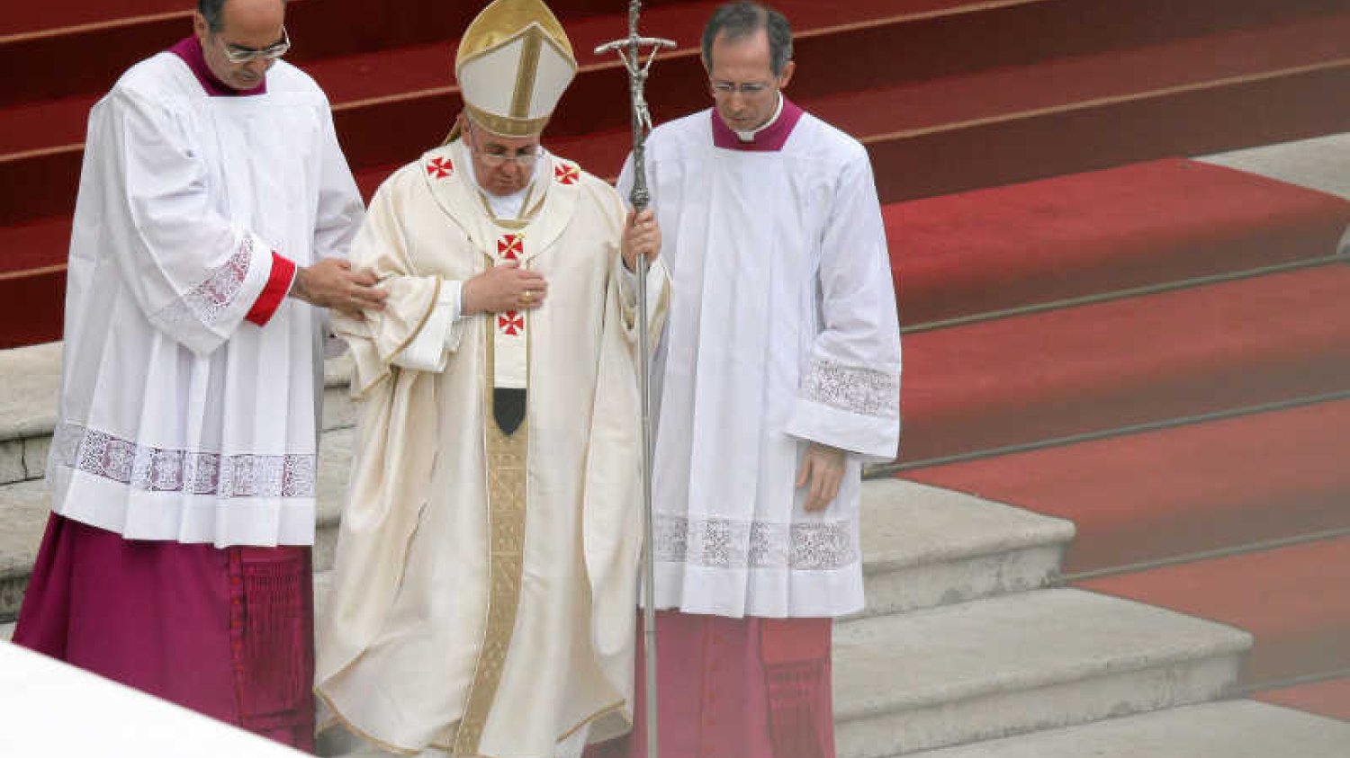 Ofiary pedofilii w Australii krytykują papieża Franciszka.