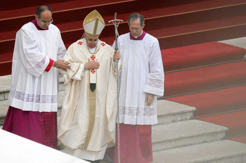 Ofiary pedofilii w Australii krytykują papieża Franciszka.