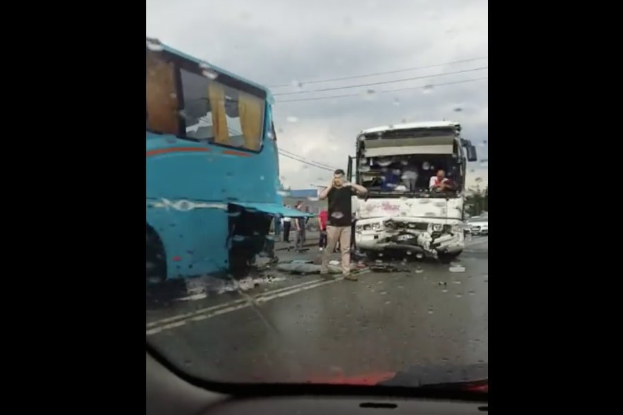 Do groźnego wypadku z udziałem dwóch autokarów z dziećmi doszło w pobliżu miejscowości Rusiec w województwie łódzkim.