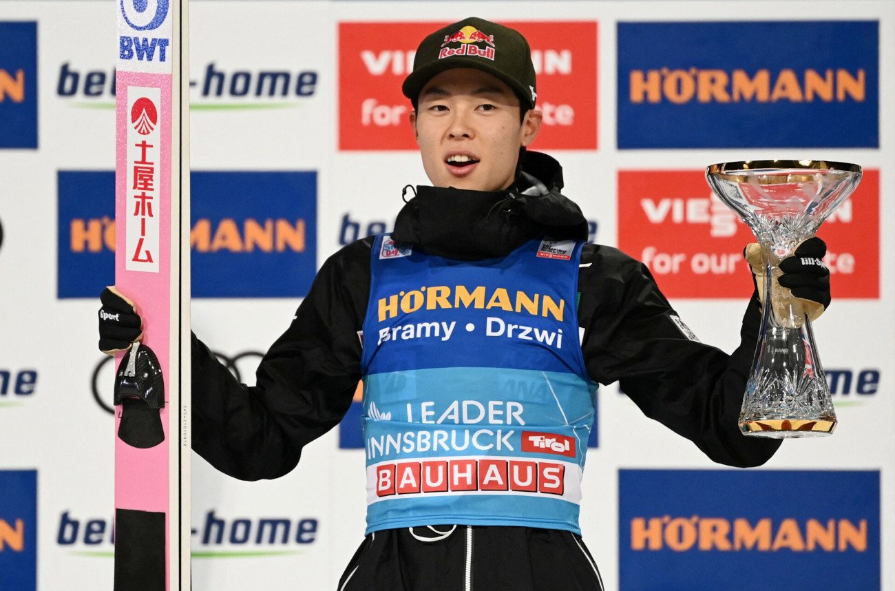 Japończyk Ryoyu Kobayashi został zwycięzcą środowego konkursu w Bischofshofen. Czy wygra też w czwartek?