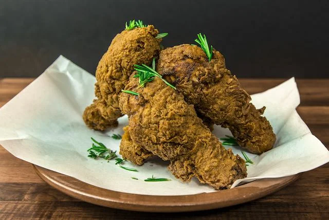 Kuchnie w warszawskim Blue Plate Chicken chwalą sobie także Amerykanie mieszkający w Polsce.