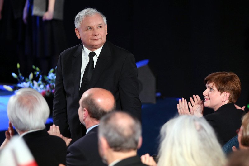 Jeszcze niedawno, nikt w PiS nie ośmieliłby się krytykować prezesa. Teraz zaczyna się to zmieniać.