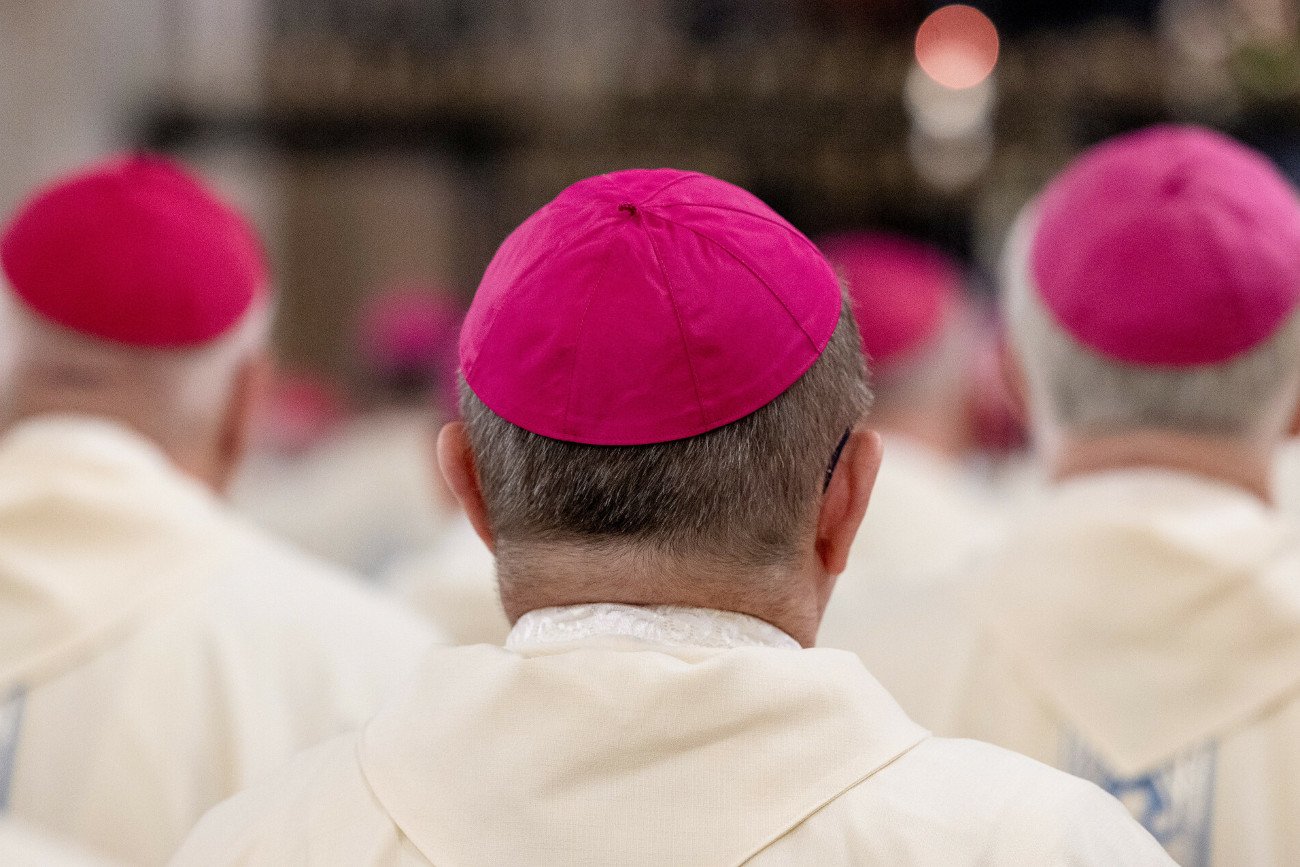 Episkopat o zmianach dotyczących lekcji religii: "Wszelkie zmiany winny dokonywać się zgodnie z obowiązującym prawem i w porozumieniu z Kościołami i związkami wyznaniowym".