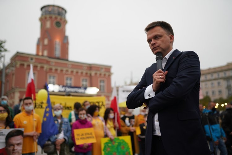 Jeśli do ruchu Polska 2050 przyłączy się jeszcze troje parlamentarzystów, Szymon Hołownia będzie mógł utworzyć koło parlamentarne.