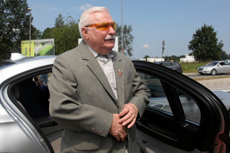 Wpis Lecha Wałęsy o broni z pewnością nie pomoże w obronie SN.