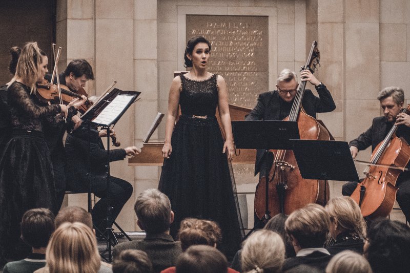 Grupa Operowa Lakme Art,  nie znaleźli  miejsca w Operze Narodowej, ale możecie ich posłuchać  ich  na darmowych koncertach.