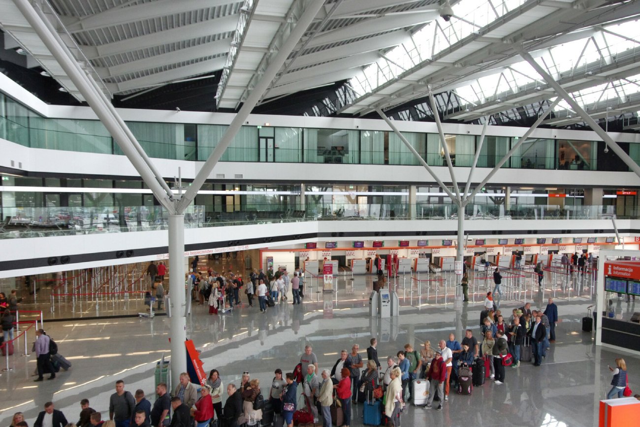 Spór kontrolerów lotu z PAŻP. Czy będzie wakacyjny paraliż?
