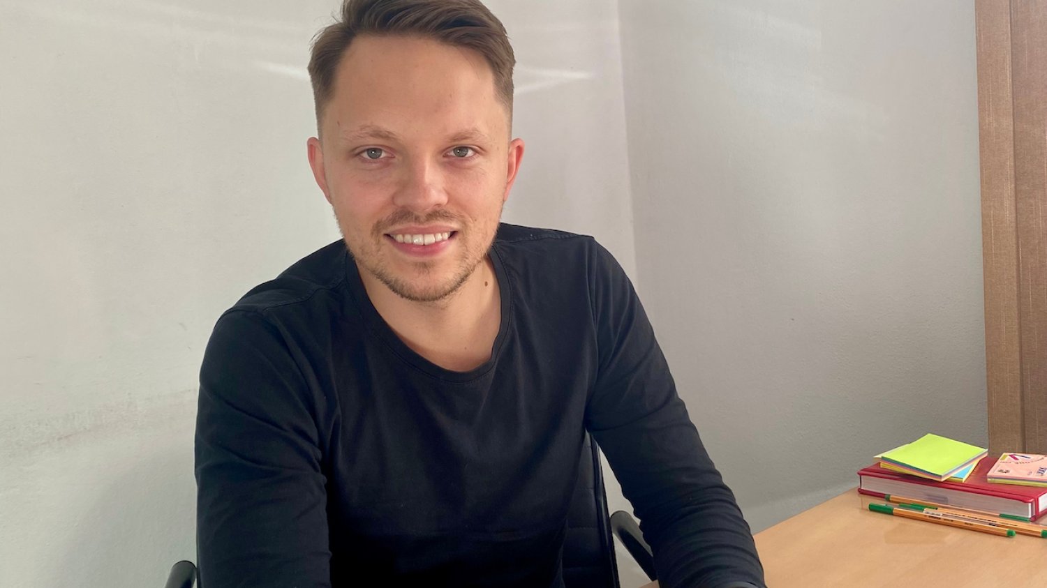 Michał Marszał, admin tygodnika "NIE". To on zarządza kontami pisma Jerzego Urbana na Instagramie, Twitterze i Facebooku. Michał Marszał, admin tygodnika "NIE". To on zarządza kontami pisma Jerzego Urbana na Instagramie, Twitterze i Facebooku.