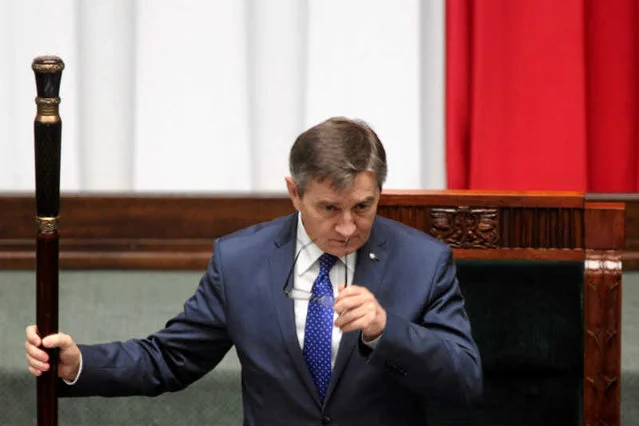 Marek Kuchciński mści się na posłach PO.