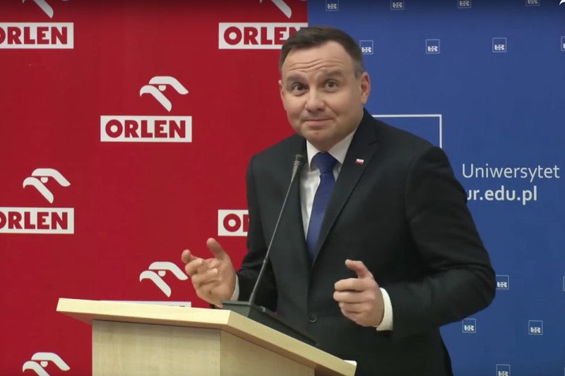 Wypowiedź prezydenta Andrzeja Dudy z przesłaniem "cały czas czegoś się uczę" została nominowana w plebiscycie "Srebrne Usta" w radiowej Trójce.