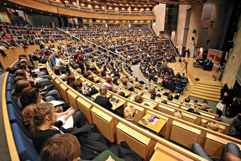 Lepiej wykształceni żyją dłużej.