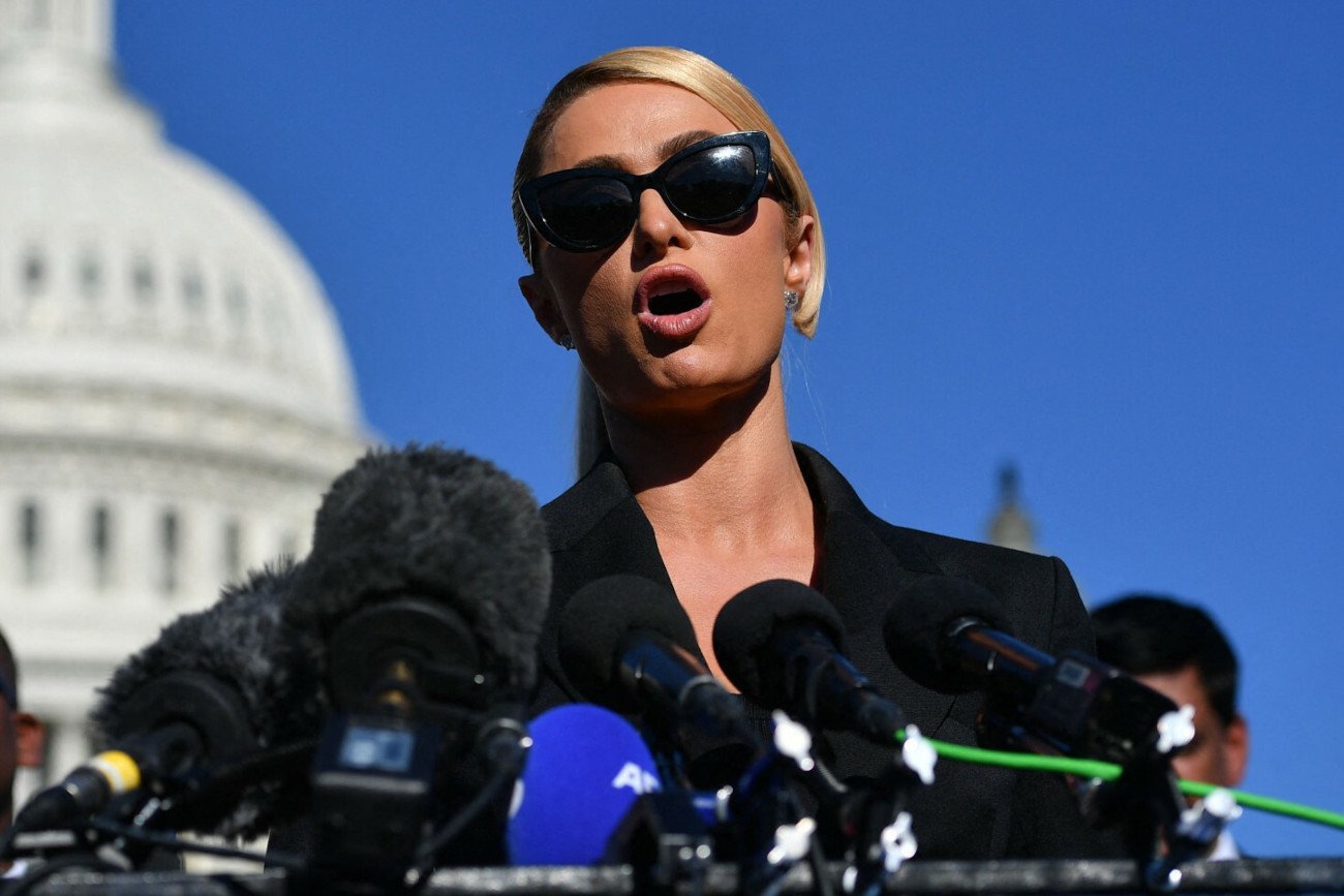 Paris Hilton ujawniła wstrząsającą prawdę o swojej przeszłości.