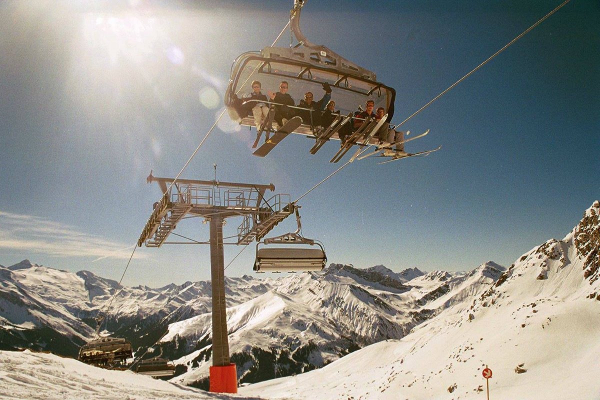 51-letni narciarz z Polski zginął na stoku w Tyrolu w dolinie Zillertal.