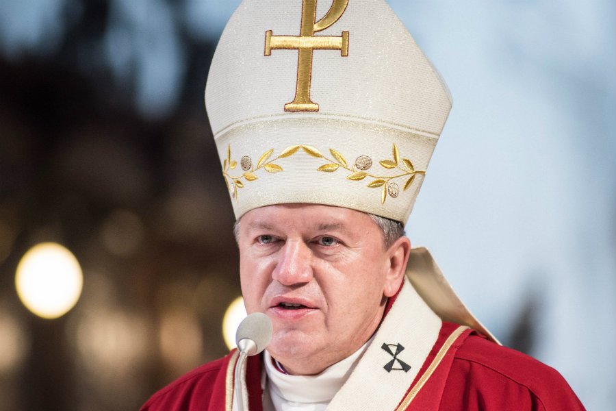 Arcybiskup Józef Kupny zaapelował do księży w trosce o pary żyjące w nieformalnych związkach i młodzież pogrążoną w pogoni za sukcesem finansowym.