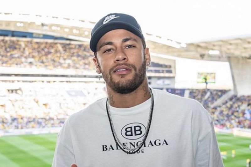 Neymar ma dość gry w PSG. Chce wrócić do Barcelony.