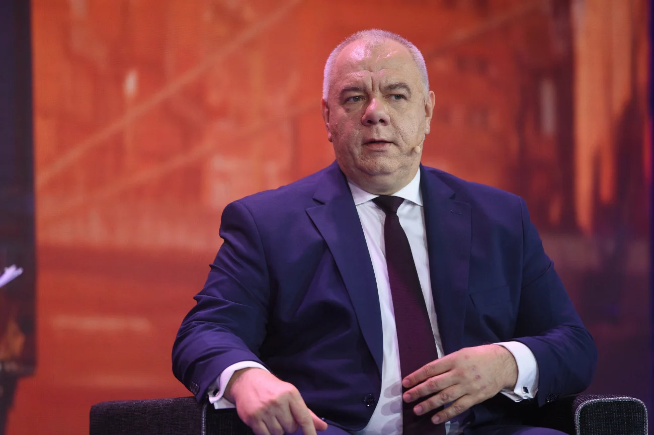 Jacek Sasin rzadko pokazuje się z żoną chyba w trosce o jej prywatność.