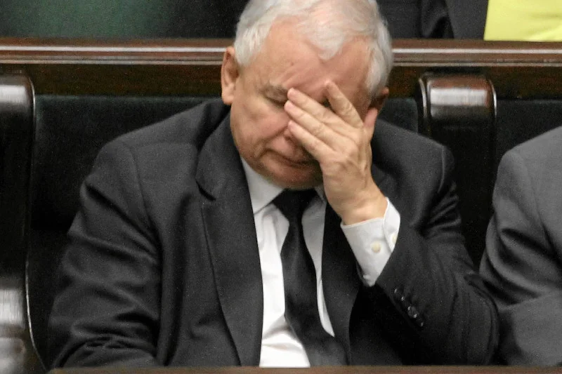 Tym razem PiS przegrało w sondażu z PO