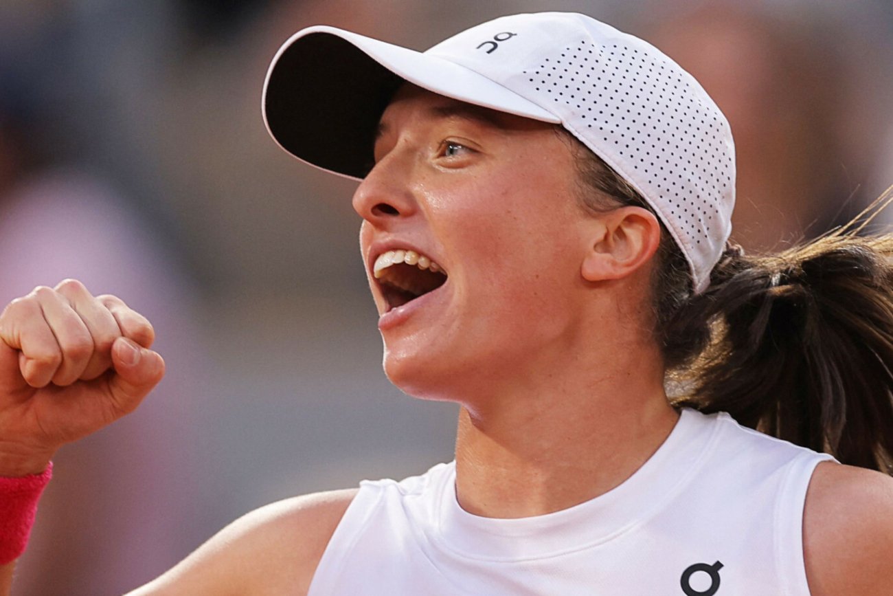 Iga Świątek przekazała na aukcję WOŚP cenną sukienkę.