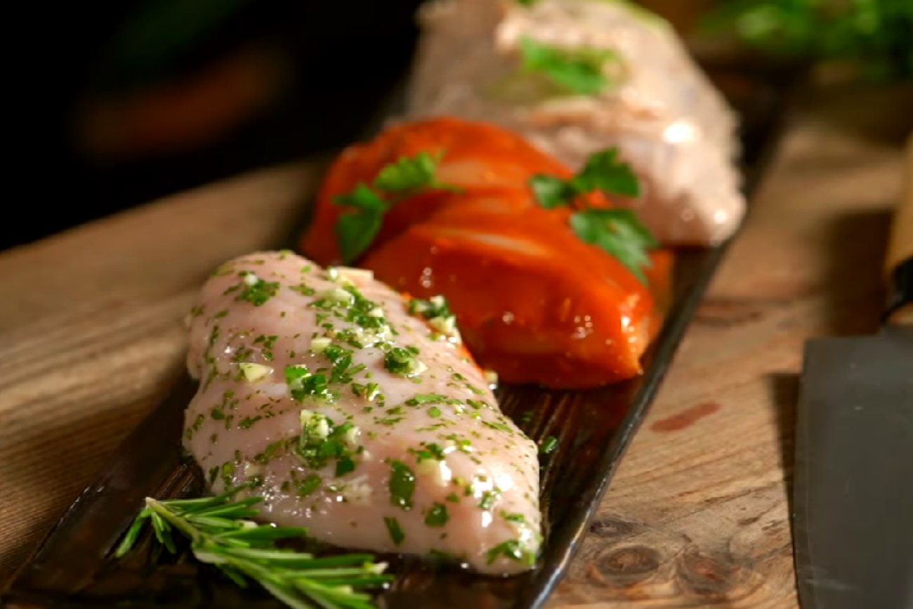 Przepis na 3 marynaty do mięs, dzięki którym zostaniesz królem grilla!