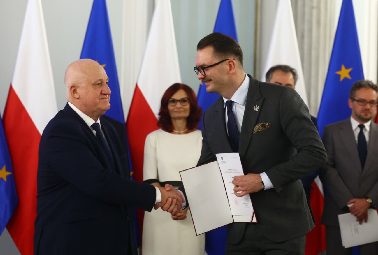 Łukasz Mejza wybuczany w Sejmie! Nagranie właśnie trafiło do sieci.