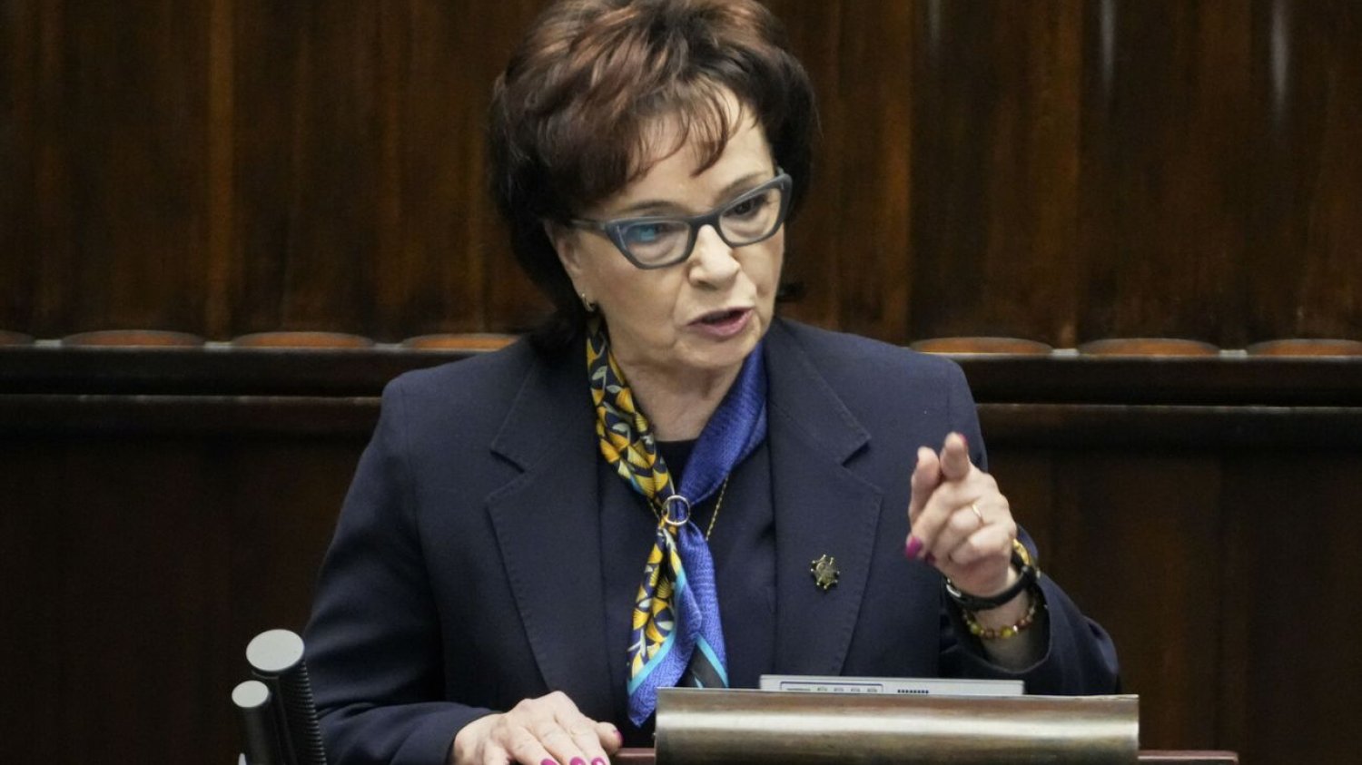 W Sejmie wrze po śmierci Barbary Skrzypek. Nagle rozległy się te okrzyki. Burzliwe obrady Sejmu. Witek zabrała głos ws. śmierci Barbary Skrzypek.