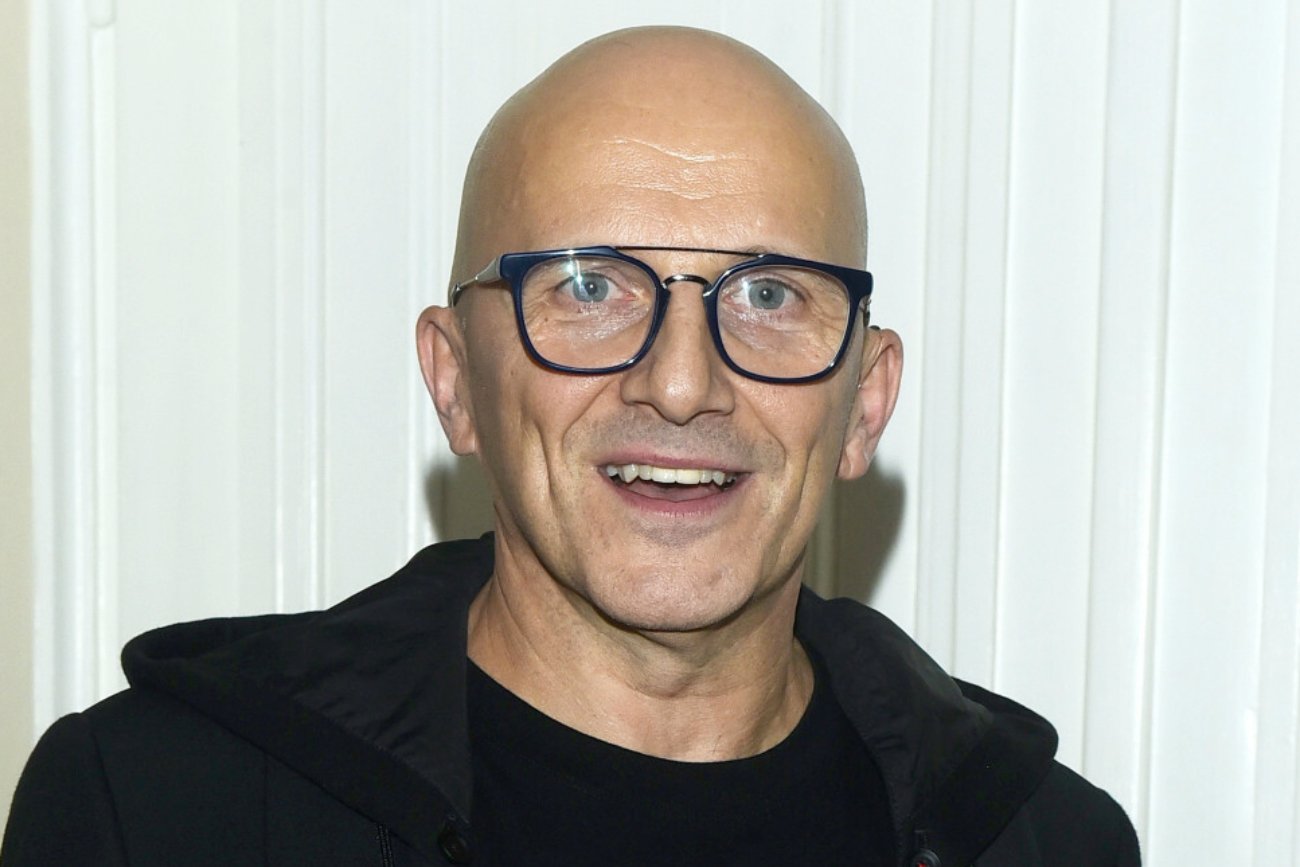 Miłosne zawirowania Roberta Rozmusa. Miał dwukrotnie zdradzić narzeczoną