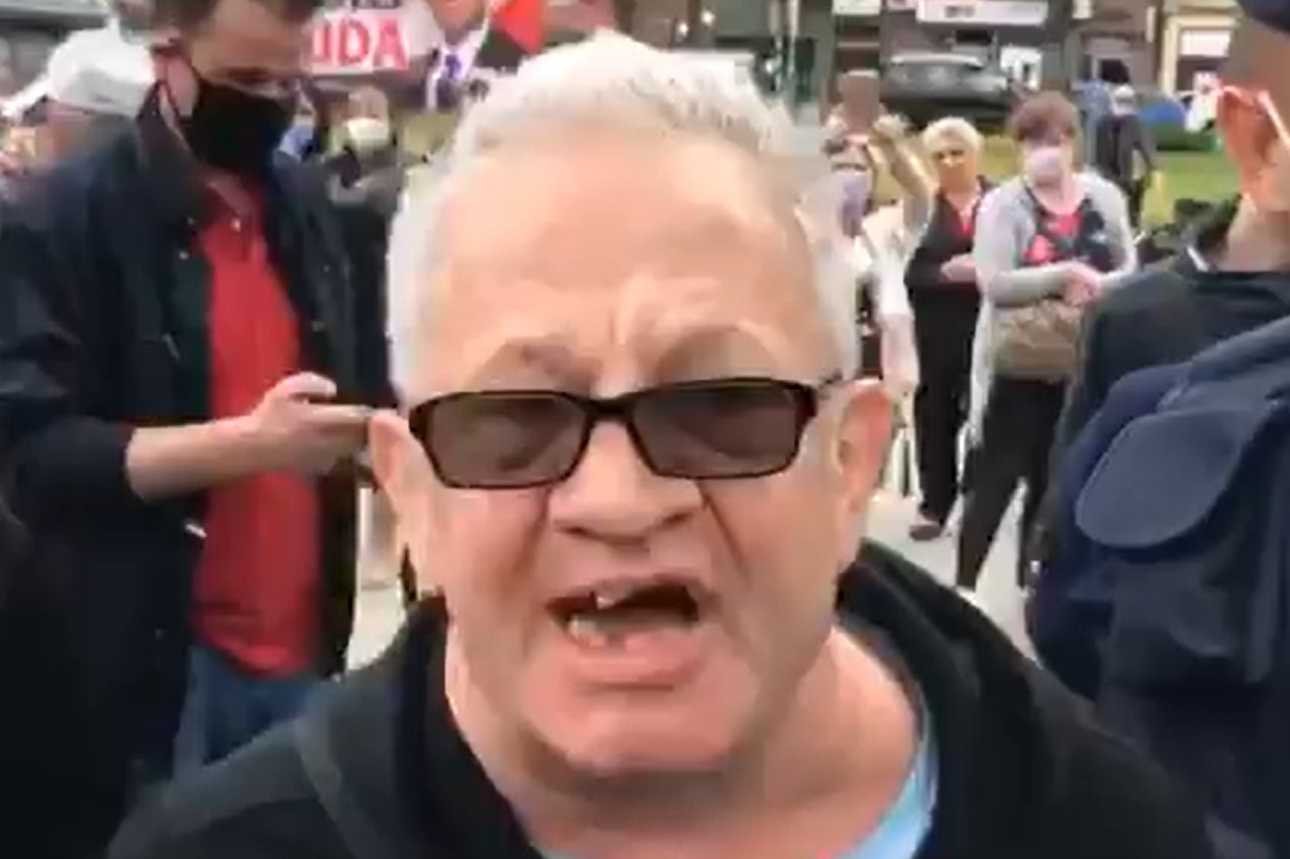 Wyborcy Andrzeja Dudy pokazali agresję na wiecu Rafała Trzaskowskiego w Dębicy. Agnieszka Pomaska stała się obiektem fizycznego ataku ze strony zwolenników Andrzeja Dudy.