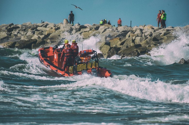 Rodzina zmarłych dzieci wydała oświadczenie, w którym zapewnia, że trójką dzieci pod nieobecność matki, zajmował się ojciec.