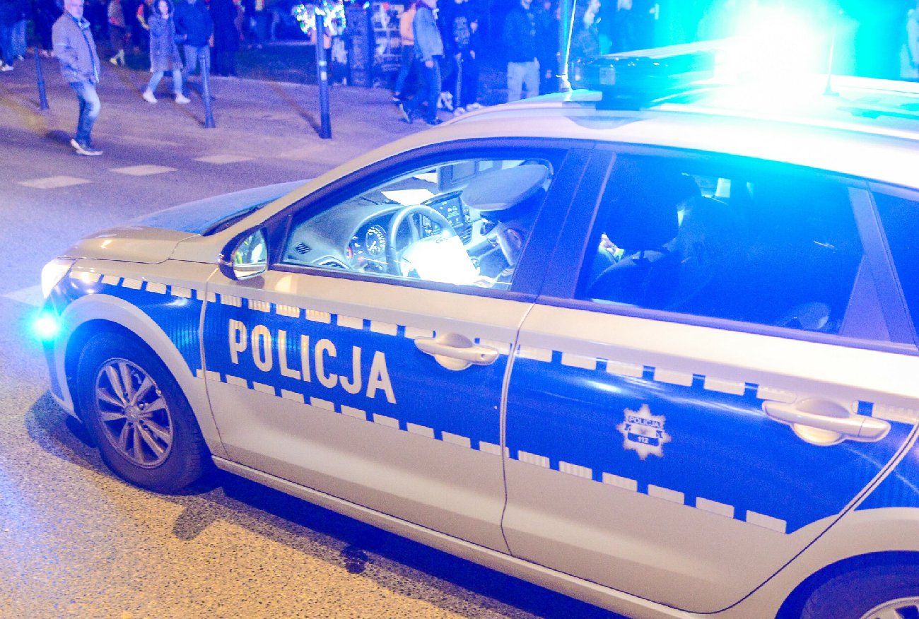 Wypadek w Dawidach Bankowych. Brat 17-latki: żartowali, śmiali się.