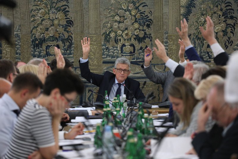 Posiedzenia sejmowej Komisji Sprawiedliwości i Praw Człowieka odbywają się pod dyktando posła Piotrowicza