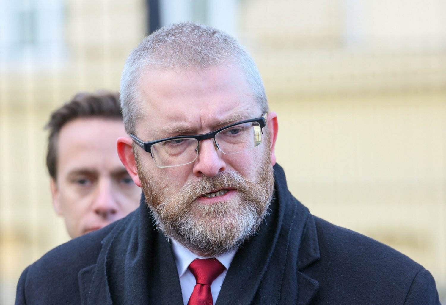 Grzegorz Braun pozostaje w Konfederacji. Dlaczego? Członek rządu Donalda Tuska wskazuje "drugie dno".