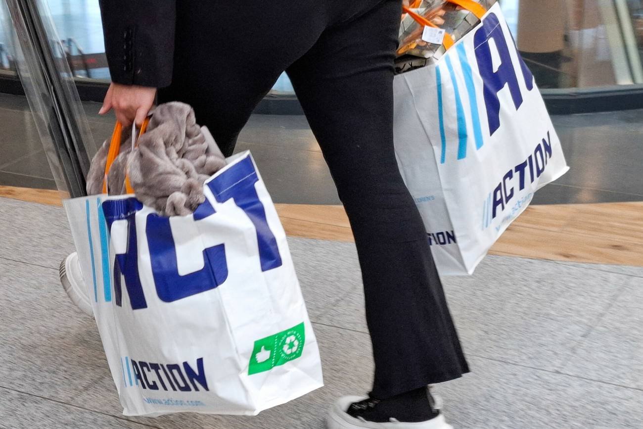 Spray do butów z Action za 8 zł. Pachną lepiej niż po upraniu