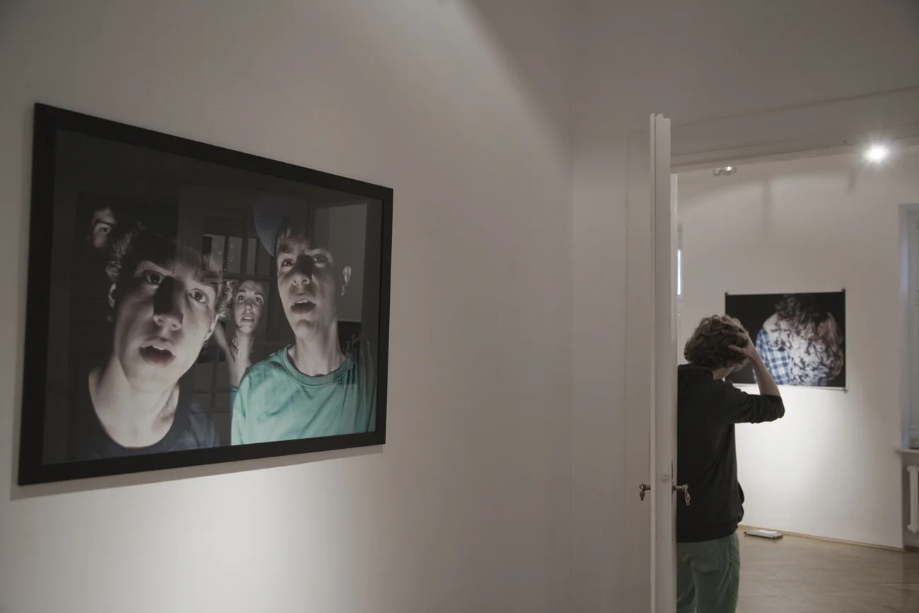 Karol Komorowski, W ciemnościach, Lookout Gallery