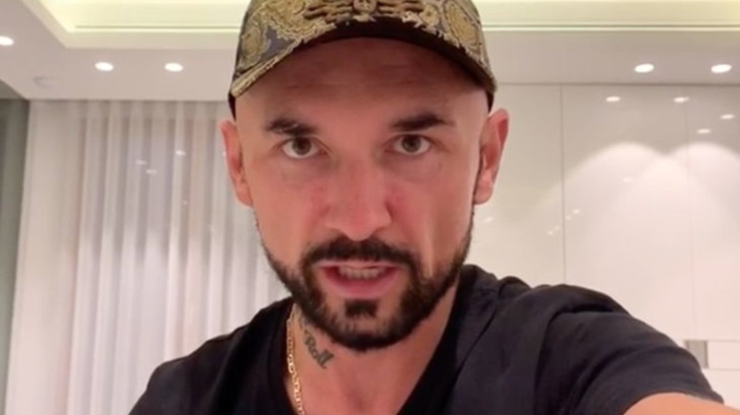 Patryka Vegę nie interesują tematy polityczne.