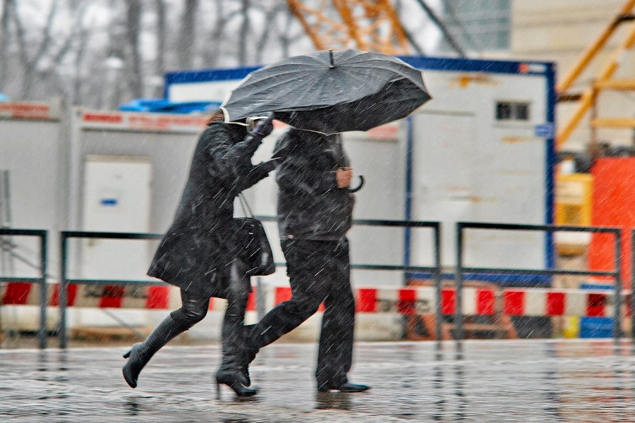 Na wybrzeżu i w górach wiać będzie silny wiatr