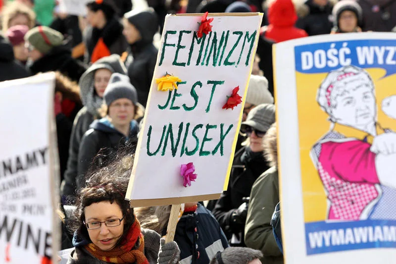 Feministki to małe środowisko bez wpływu na większość kobiet? A może nawet kobiety, które nie są feministkami, korzystają z ich działalności?