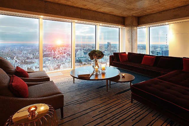 Apartament w budynku Złota 44