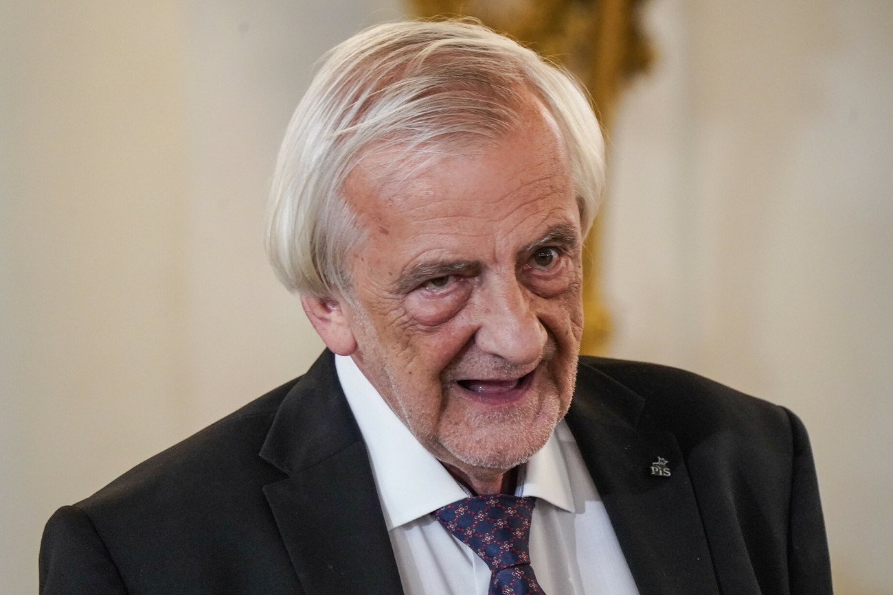 Ryszard Terlecki wskazał posłowi Solidarnej Polski Januszowi Kowalskiemu, gdzie może przeprowadzić referendum unijne.