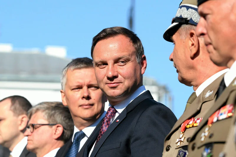 W ocenie Tomasza Siemoniaka, prezydent Andrzej Duda nie wykorzysta szansy, by przy okazji zmiany premiera zwyciężyć w sporze o armię z Antonim Macierewiczem.