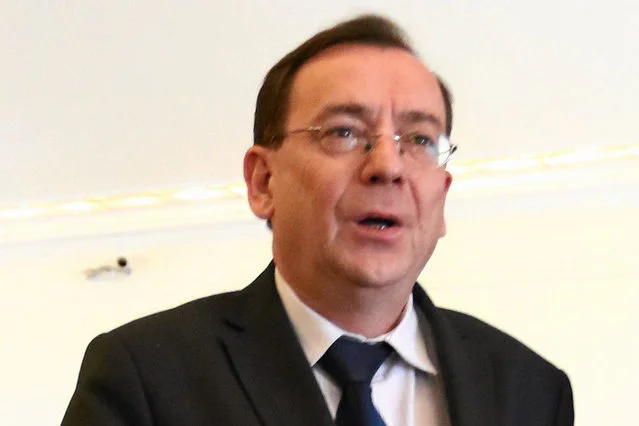 Minister Mariusz Kamiński uciekł przed sądem dzięki bezprawnemu ułaskawieniu przez prezydenta. Teraz chce zająć się organizacją pozarządową, która wzywała do pokojowego oporu społecznego przeciwko upartyjnieniu sądów przez PiS.