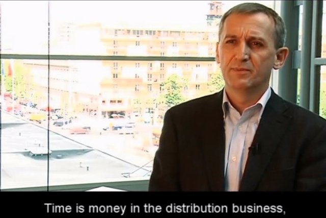 Jeśli kupisz w Polsce nowego iPhona albo inny sprzęt Apple to pośrednio zasilasz biznes Andrzeja Przybyły