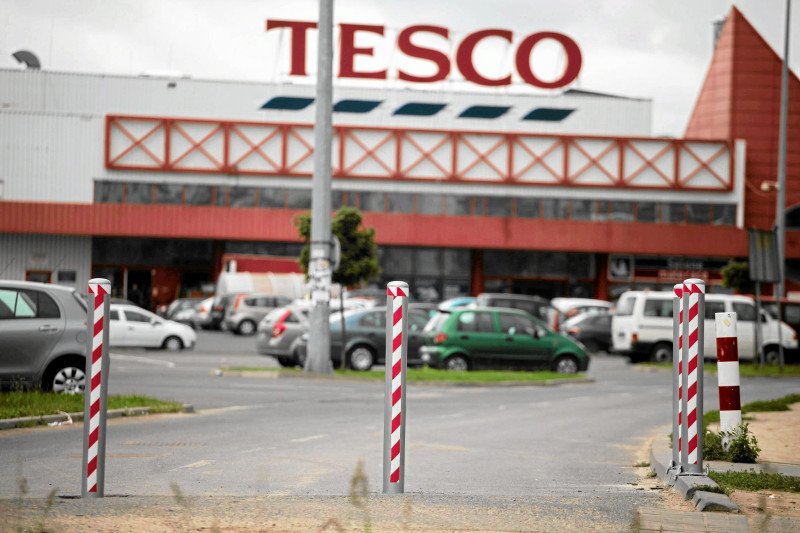 Brytyjskie Tesco nie popisało się z tegorocznymi życzeniami świątecznymi.