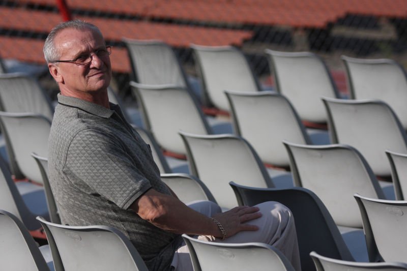 Leszek Tillinger do niedawna był prezesem Polonii Bydgoszcz, wcześniej działaczem klubu, a jeszcze wcześniej piłkarzem. Teraz ma mieć obniżoną emeryturę, bo okazało się, że podpada pod ustawę dezubekizacyjną.