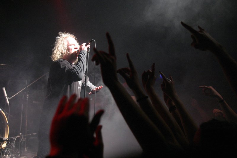 Grupa KAT & Roman Kostrzewski ma wystąpić na koncercie w Piekarach Śląskich. Występowi zespołu sprzeciwili się proboszczowie a następnie wojewoda.