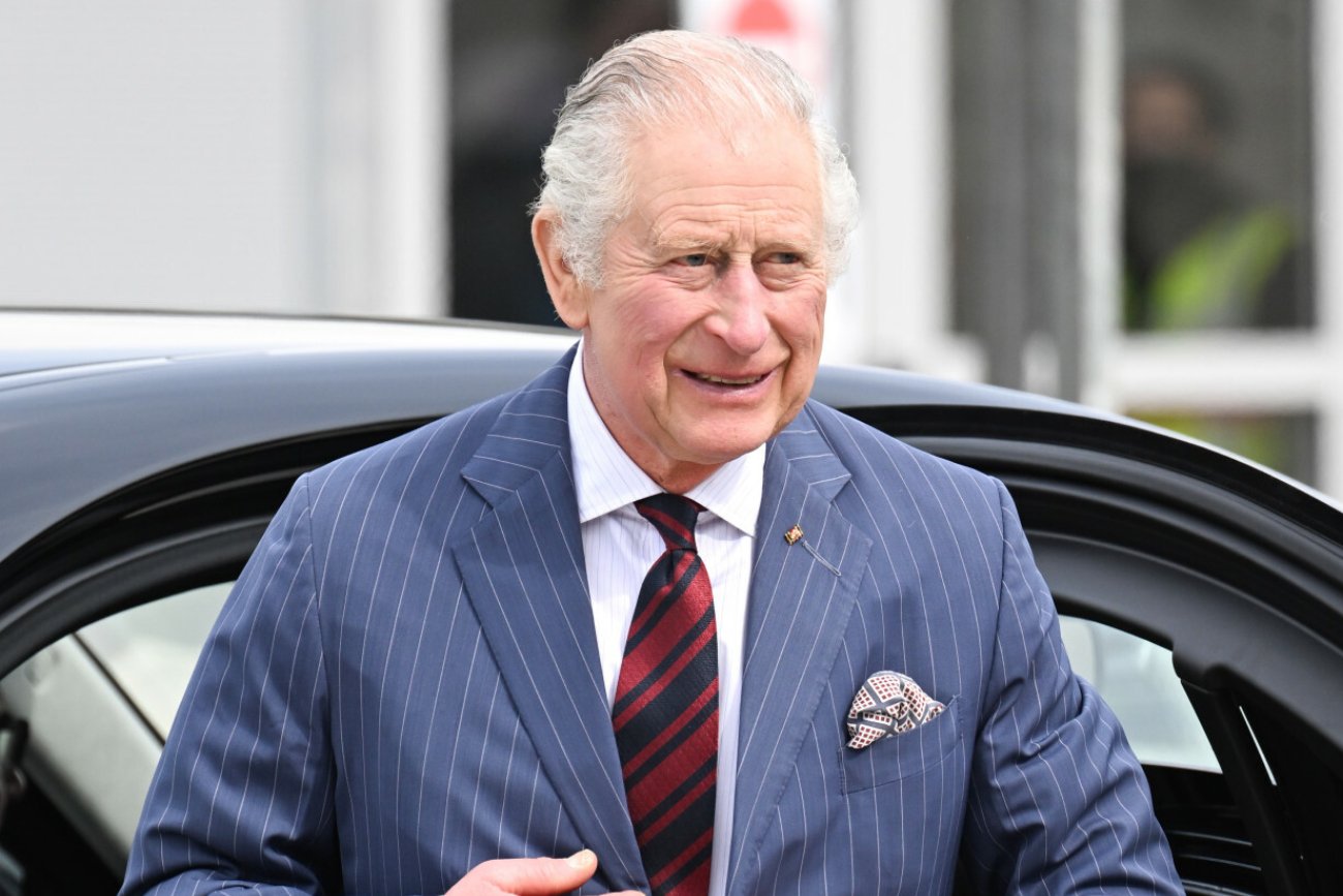 Koronacja Karola III: Władca zrywa z tradycją. Zaprosił króla Karola XVI