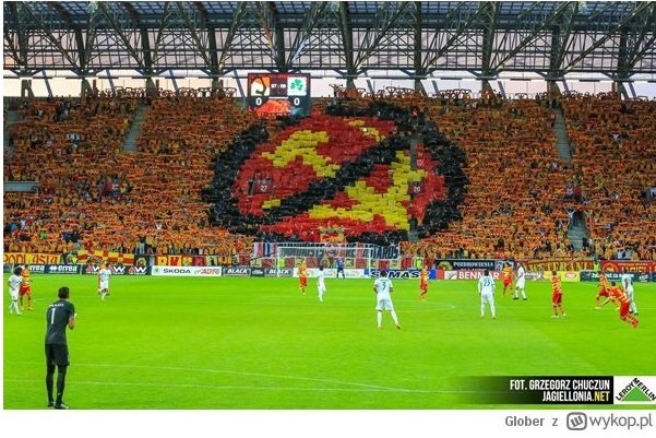 Na meczu eliminacji Ligi Europy fani omoni Nikozji atakowali Polaków, wyzywali ich od nazistów. "Historyczna ignorancja i głupota" - oburzają się polscy kibice.